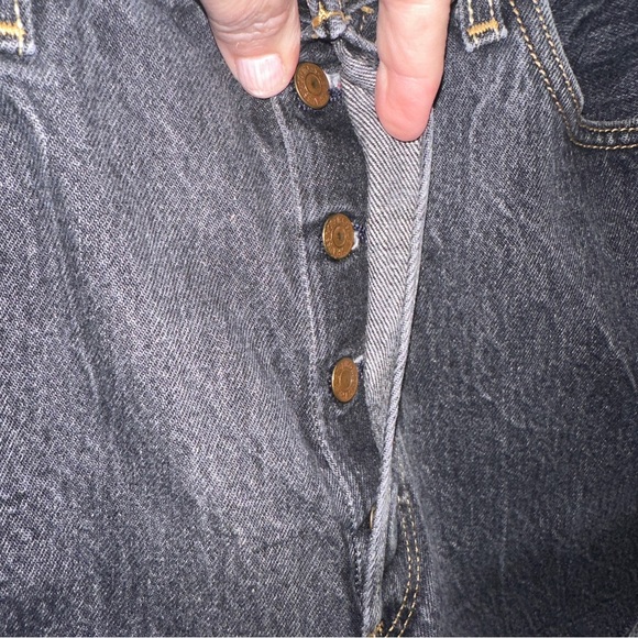 Levi’s 501 Denim Shorts Size 34 Waist Cut Off Dark Wash Button Fly - Picture 4 of 11